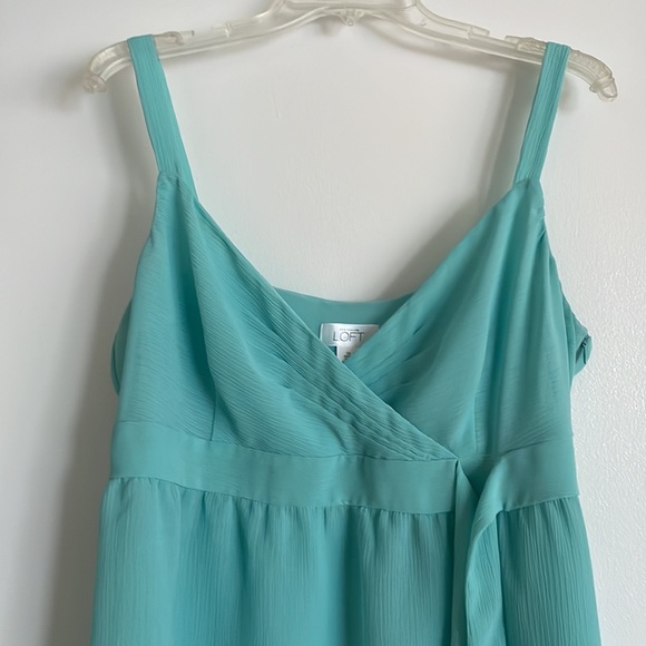 Ann Taylor Loft Summer Top. - Picture 3 of 11
